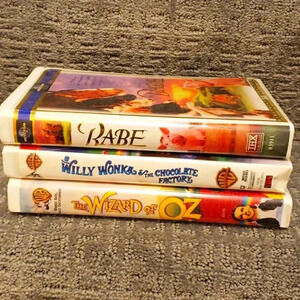 VHS Tape Bundle Willie Wonka- Babe- Wizard of Oz-  Vintage Original Clam…